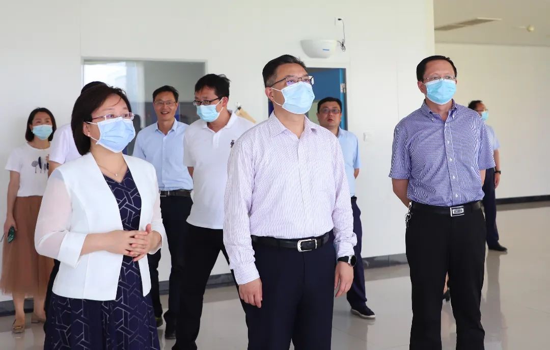 连云港市开发区重点工业项目观摩会走进AG真人药业